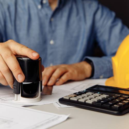 Salários e satisfação no trabalho na Engenharia Civil